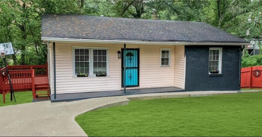 4 bedroom, 1 bathroom, 834 sq ft single family residence for sale at 1551 Ferno Drive, Atlanta, GA 30318