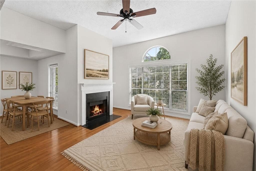 2 bedroom, 2 bathroom, 1,301 sq ft condominium for sale at 1250 Parkwood Circle 2302, Atlanta, GA 30339 — photo 2