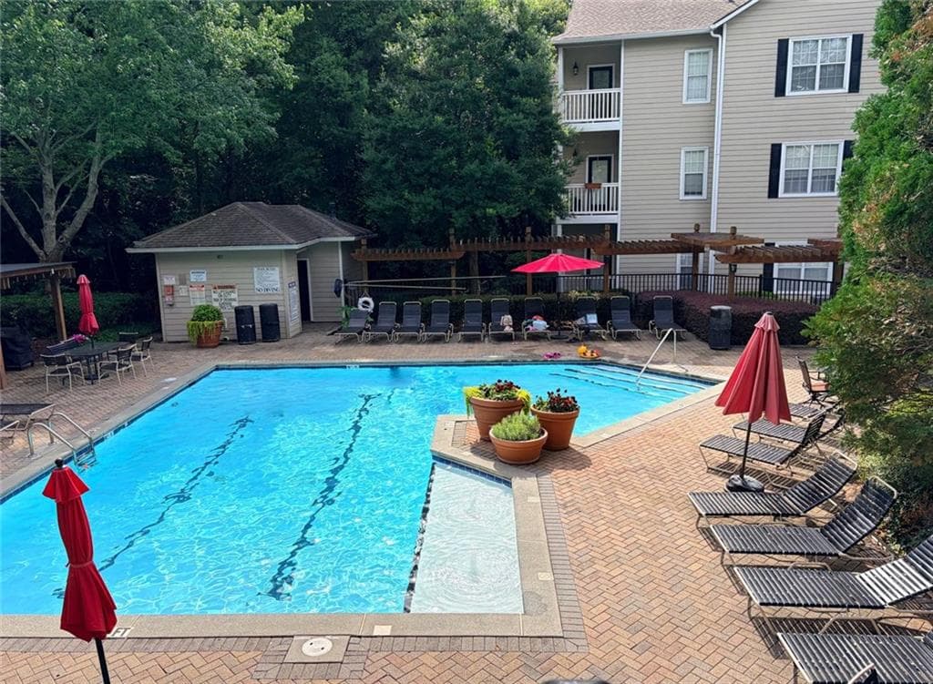 2 bedroom, 2 bathroom, 1,301 sq ft condominium for sale at 1250 Parkwood Circle 2302, Atlanta, GA 30339 — photo 5