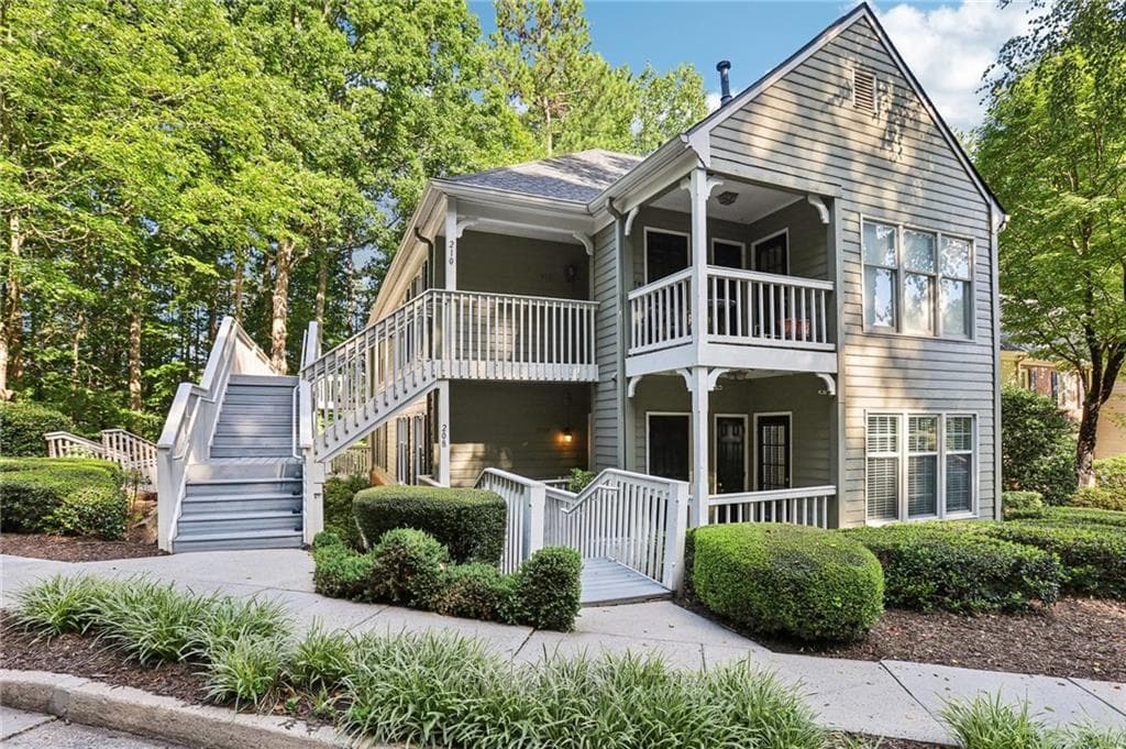 2 bedroom, 2 bathroom, 1,404 sq ft condominium for sale at 208 Bainbridge Drive, Sandy Springs, GA 30327