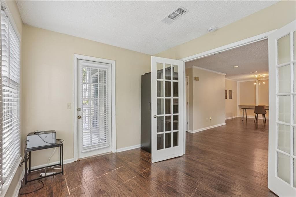 2 bedroom, 2 bathroom, 1,404 sq ft condominium for sale at 208 Bainbridge Drive, Sandy Springs, GA 30327 — photo 10