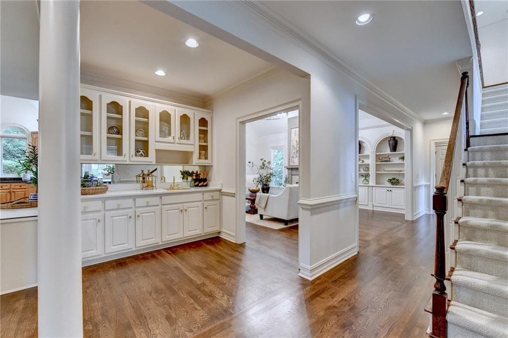 5 bedroom, 6 bathroom, 5,312 sq ft single family residence for sale at 610 Turbridge Court, Johns Creek, GA 30022 — photo 3
