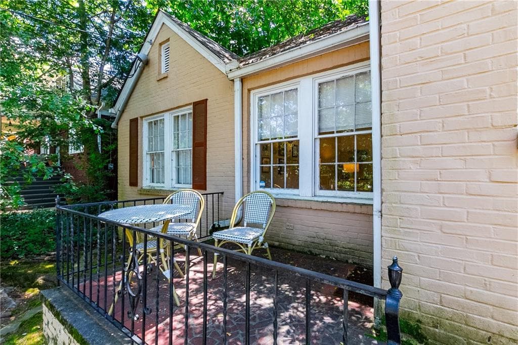 2 bedroom, 1 bathroom, 1,928 sq ft duplex for rent at 1001 Amsterdam Avenue, Atlanta, GA 30306 for $3,500 a month — photo 3
