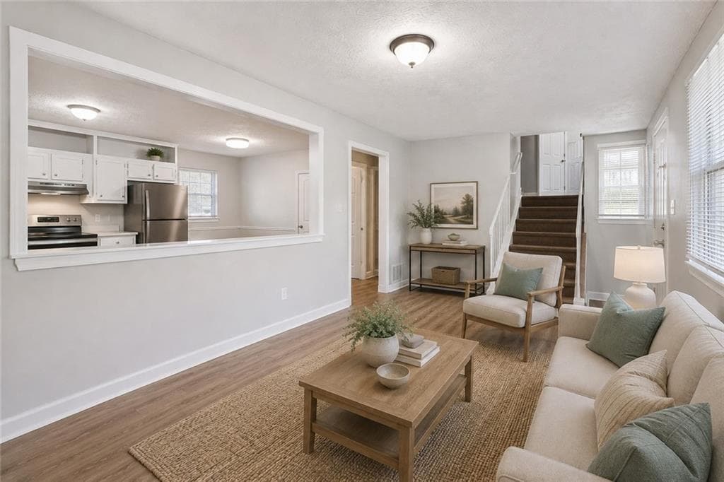 4 bedroom, 3 bathroom, 1,726 sq ft single family residence under contract at 9157 Homewood Drive, Riverdale, GA 30274 — photo 3