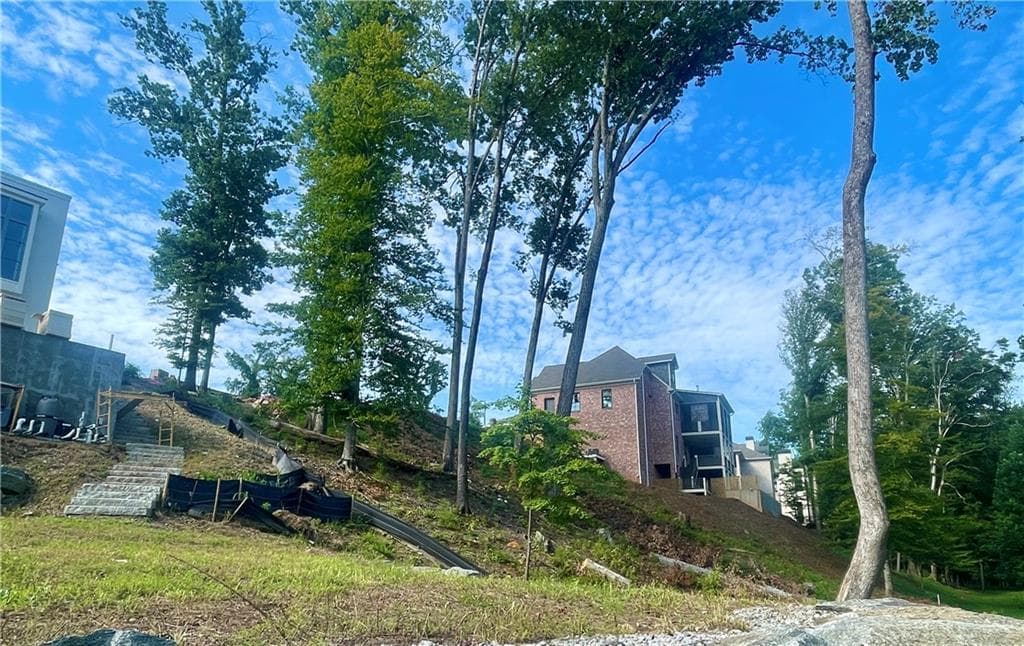 4 bedroom, 6 bathroom, 5,000 sq ft single family residence for sale at 4404 Brookview Drive, Atlanta, GA 30339 — photo 3
