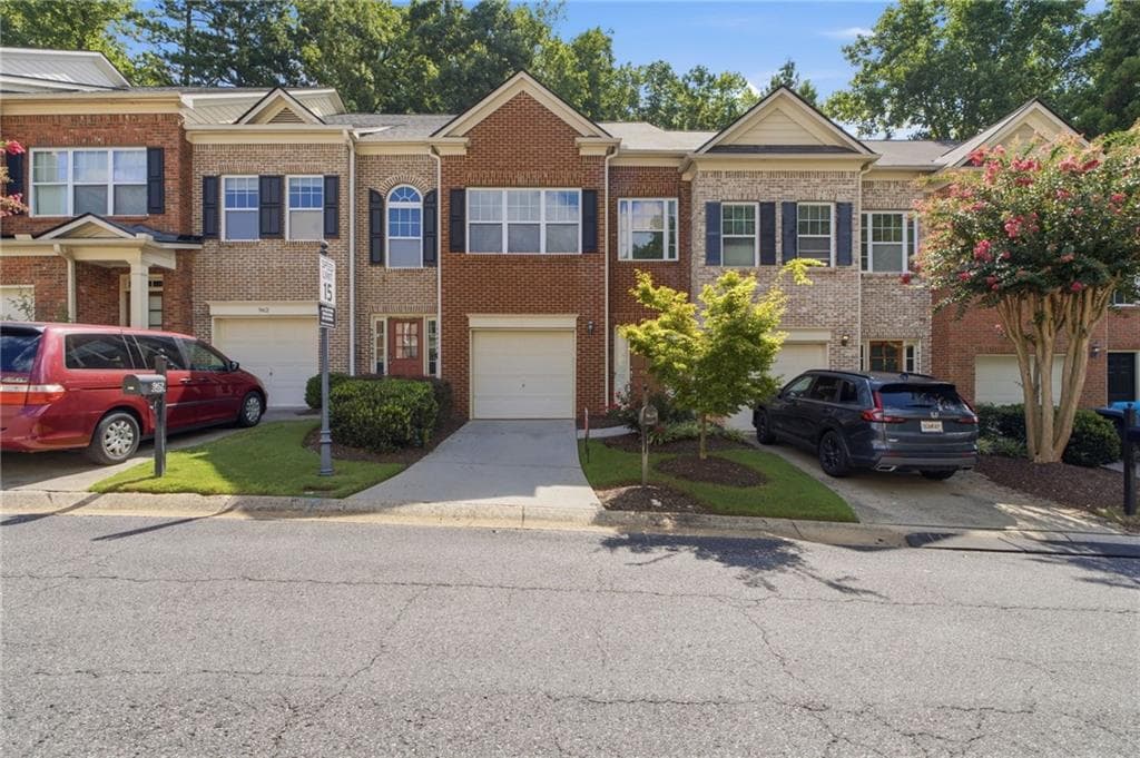 3 bedroom, 4 bathroom, 2,083 sq ft townhouse under contract at 958 Firethorne Pass, Cumming, GA 30040 — photo 2