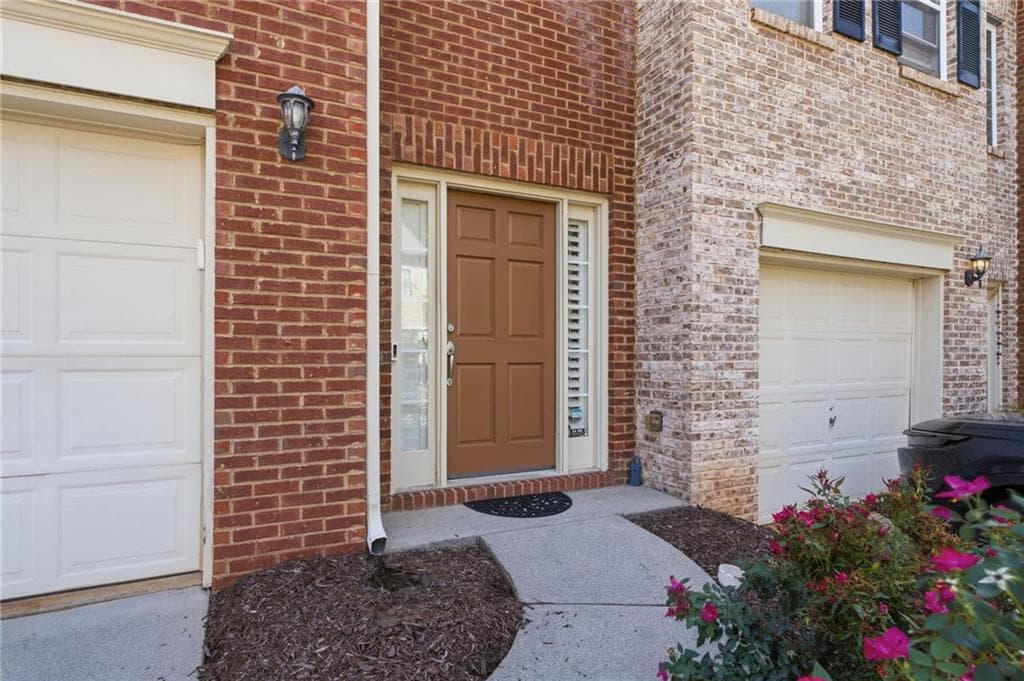 3 bedroom, 4 bathroom, 2,083 sq ft townhouse under contract at 958 Firethorne Pass, Cumming, GA 30040 — photo 3