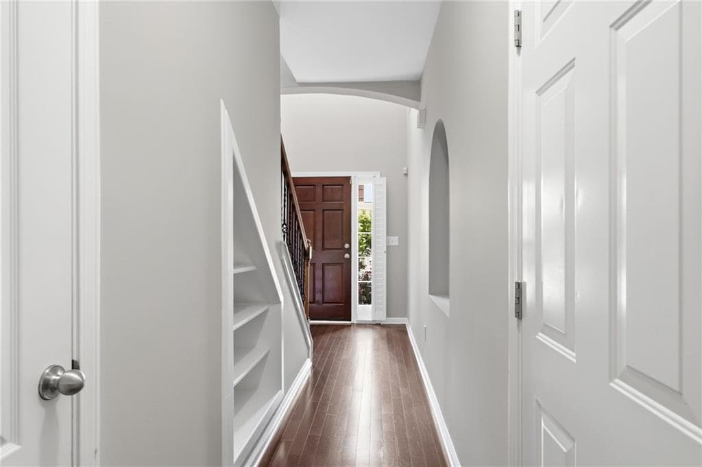 3 bedroom, 4 bathroom, 2,083 sq ft townhouse under contract at 958 Firethorne Pass, Cumming, GA 30040 — photo 4