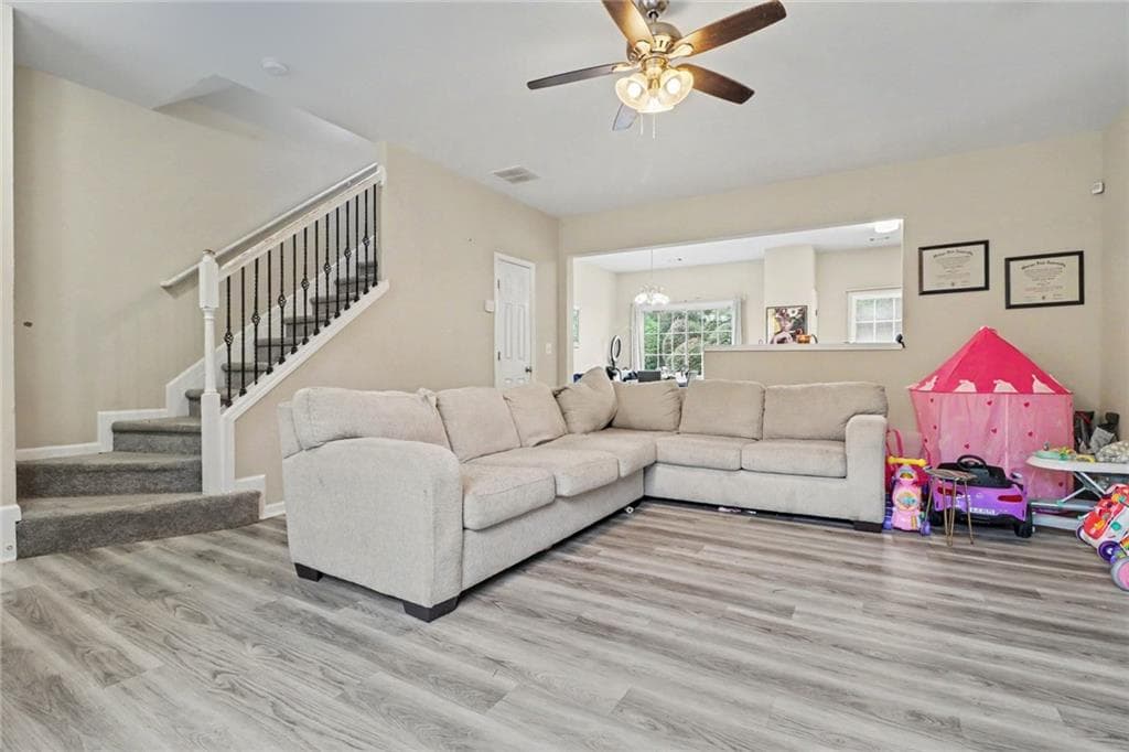 3 bedroom, 3 bathroom, 1,470 sq ft townhouse for sale at 2795 Deerwood Lane, Atlanta, GA 30331 — photo 5