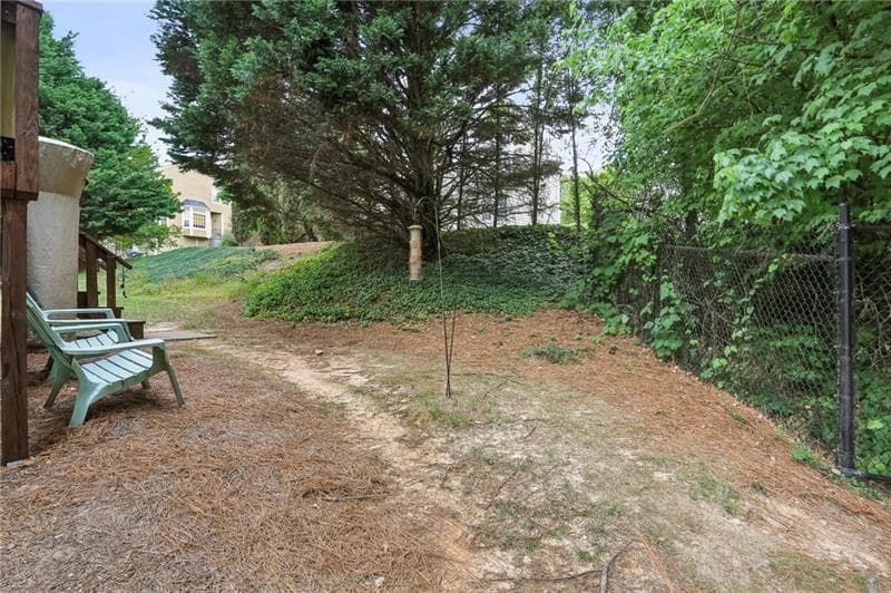 3 bedroom, 4 bathroom, 1,980 sq ft townhouse for sale at 5338 Pinnacle Peak Lane, Norcross, GA 30071 — photo 3