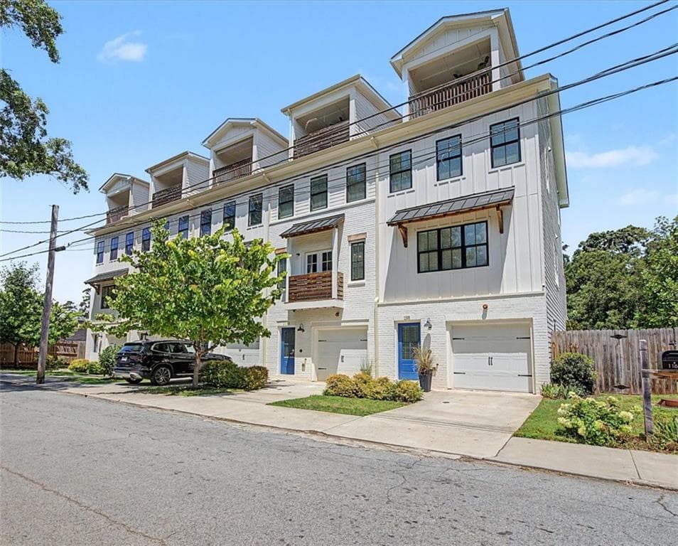 3 bedroom, 5 bathroom, 1,476 sq ft townhouse for rent at 1196 Wylie Street, Atlanta, GA 30316 for $3,200 a month — photo 2