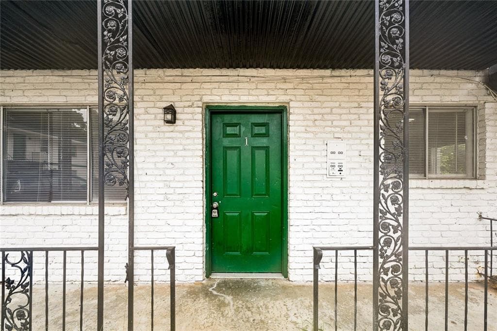 2 bedroom, 1 bathroom, 700 sq ft apartment for rent at 696 Hill Street 1, Forest Park, GA 30297 for $1,175 a month — photo 2