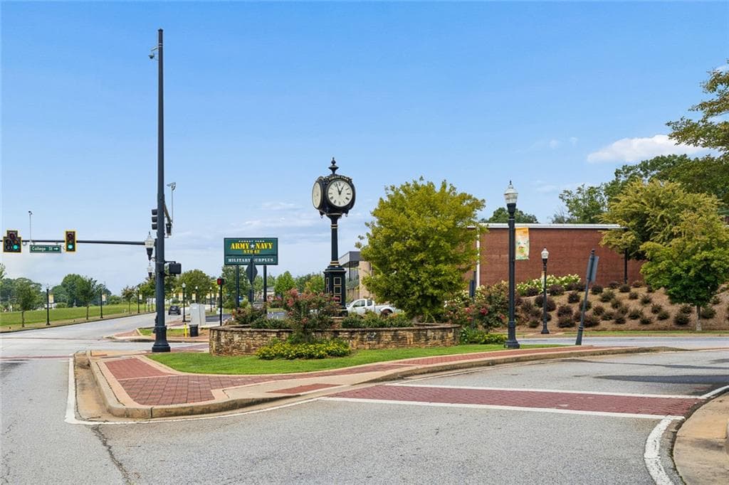2 bedroom, 1 bathroom, 700 sq ft apartment for rent at 696 Hill Street 6, Forest Park, GA 30297 for $1,125 a month — photo 10