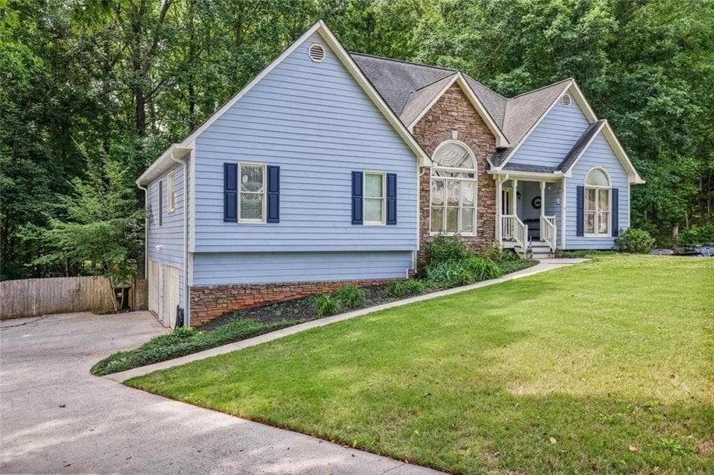 3 bedroom, 2 bathroom, 2,379 sq ft single family residence sold at 71 Park Walk, Dallas, GA 30157