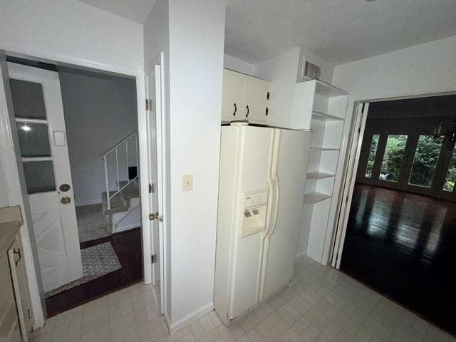 2 bedroom, 2 bathroom, 1,100 sq ft condominium under contract at 6700 Roswell Road 33E, Sandy Springs, GA 30328 — photo 6