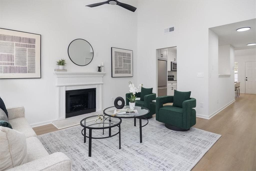 3 bedroom, 3 bathroom, 1,394 sq ft single family residence for sale at 4033 Ravenwood Court, Union City, GA 30291 — photo 3