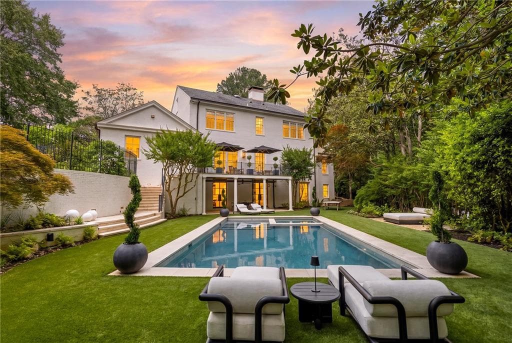 6 bedroom, 7 bathroom, 7,139 sq ft single family residence under contract at 3216 Glen Arden Drive, Atlanta, GA 30305 — photo 2