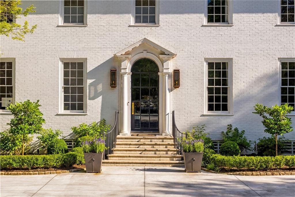 6 bedroom, 7 bathroom, 7,139 sq ft single family residence under contract at 3216 Glen Arden Drive, Atlanta, GA 30305 — photo 3