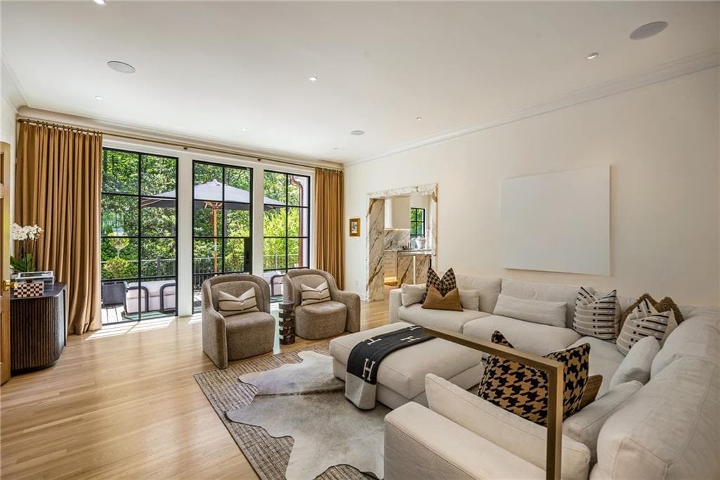 6 bedroom, 7 bathroom, 7,139 sq ft single family residence under contract at 3216 Glen Arden Drive, Atlanta, GA 30305 — photo 7