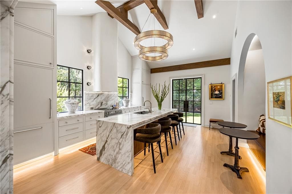 6 bedroom, 7 bathroom, 7,139 sq ft single family residence under contract at 3216 Glen Arden Drive, Atlanta, GA 30305 — photo 9