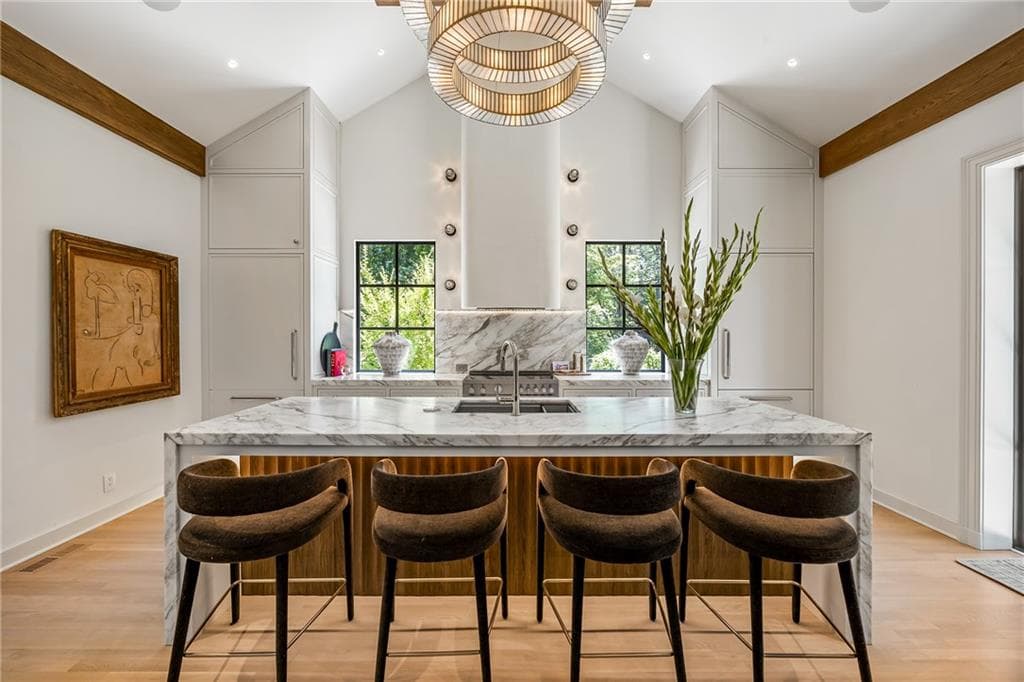 6 bedroom, 7 bathroom, 7,139 sq ft single family residence under contract at 3216 Glen Arden Drive, Atlanta, GA 30305 — photo 10