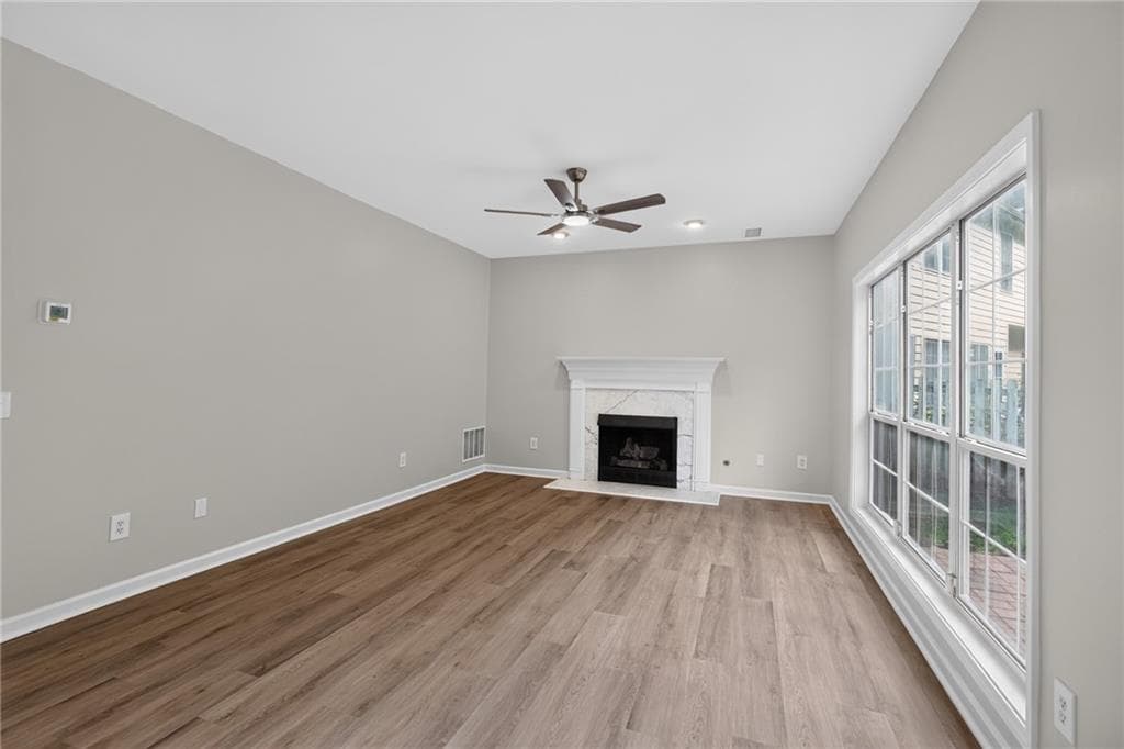 4 bedroom, 3 bathroom, 2,776 sq ft single family residence for sale at 2675 Factor Walk, Suwanee, GA 30024 — photo 6