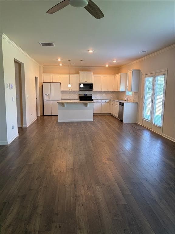 5 bedroom, 4 bathroom, 2,804 sq ft single family residence for rent at 5964 Screech Owl Drive, Flowery Branch, GA 30542 for $2,450 a month — photo 2
