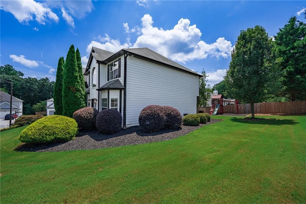 5 bedroom, 3 bathroom, 3,231 sq ft single family residence for sale at 201 Overlook Court, Canton, GA 30115 — photo 6