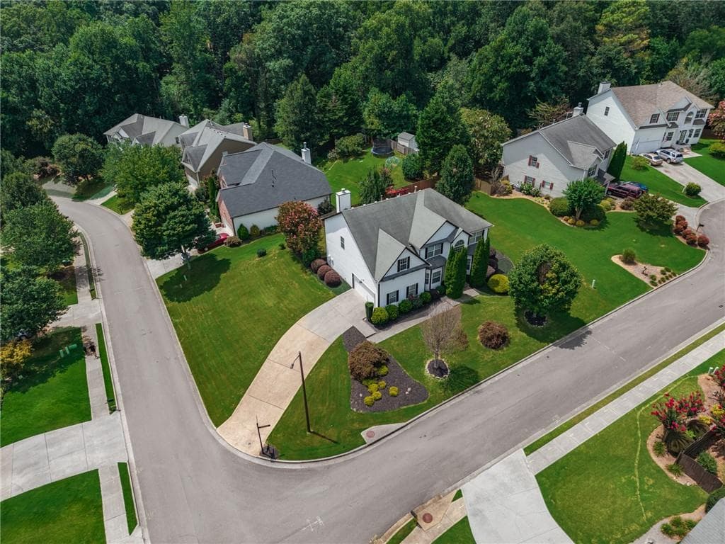 5 bedroom, 3 bathroom, 3,231 sq ft single family residence for sale at 201 Overlook Court, Canton, GA 30115 — photo 7