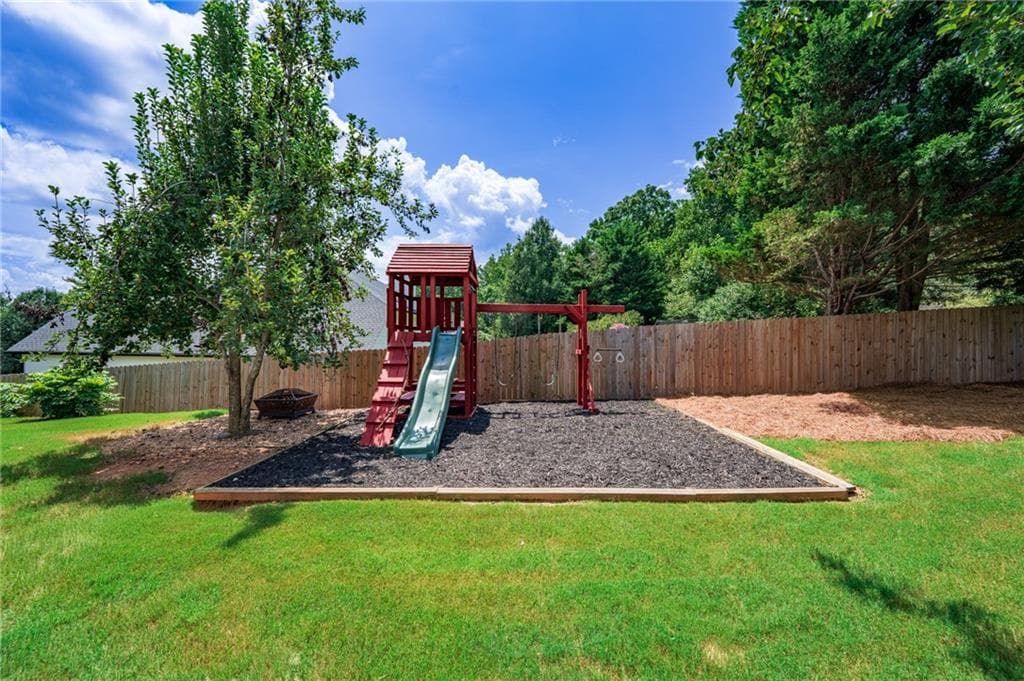 5 bedroom, 3 bathroom, 3,231 sq ft single family residence for sale at 201 Overlook Court, Canton, GA 30115 — photo 10