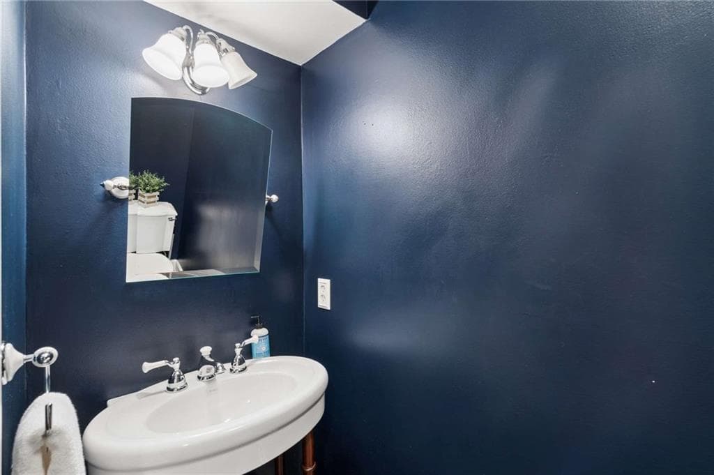 3 bedroom, 3 bathroom, 1,700 sq ft townhouse for sale at 749 Hillpine Terrace, Atlanta, GA 30306 — photo 5