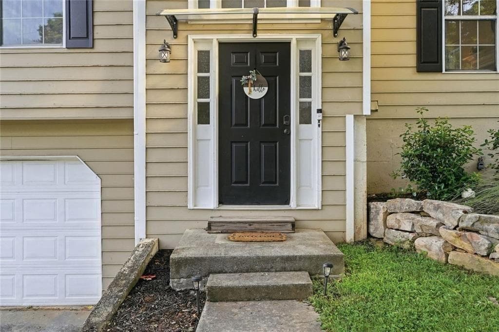 3 bedroom, 2 bathroom, 1,939 sq ft single family residence under contract at 4929 Shallow Ridge Road, Kennesaw, GA 30144 — photo 4
