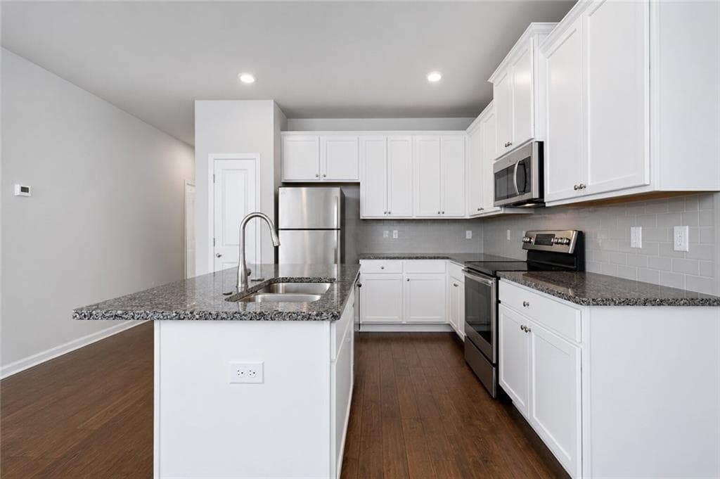 3 bedroom, 3 bathroom, 1,528 sq ft townhouse for rent at 3370 Highbury Way, Lithonia, GA 30038 for $1,995 a month — photo 7
