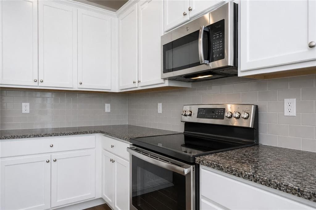3 bedroom, 3 bathroom, 1,528 sq ft townhouse for rent at 3370 Highbury Way, Lithonia, GA 30038 for $1,995 a month — photo 8