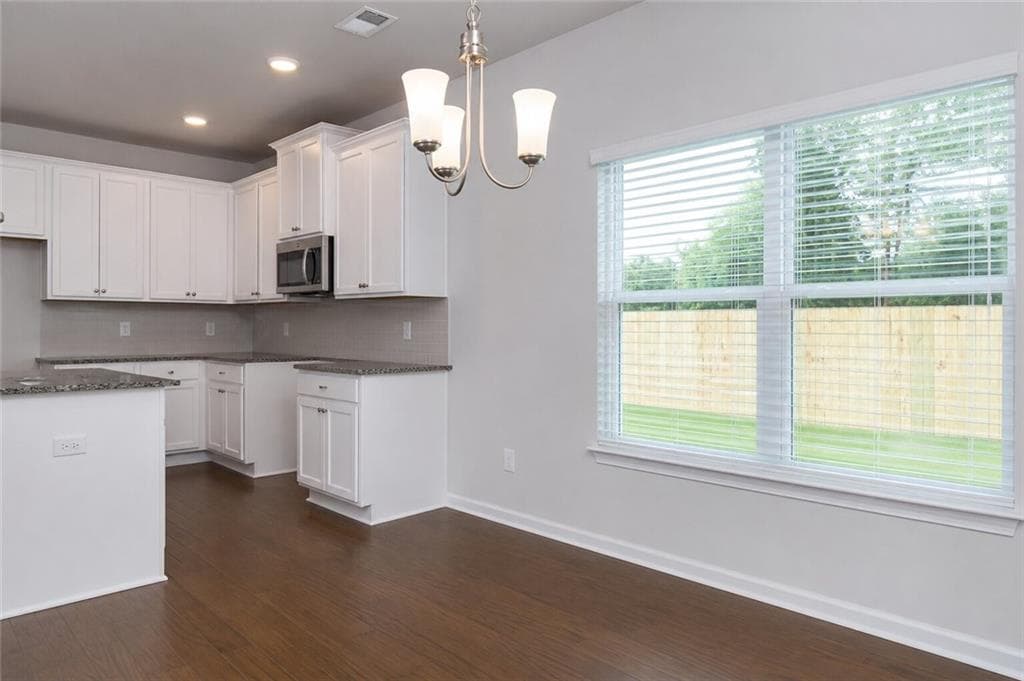 3 bedroom, 3 bathroom, 1,528 sq ft townhouse for rent at 3370 Highbury Way, Lithonia, GA 30038 for $1,995 a month — photo 9
