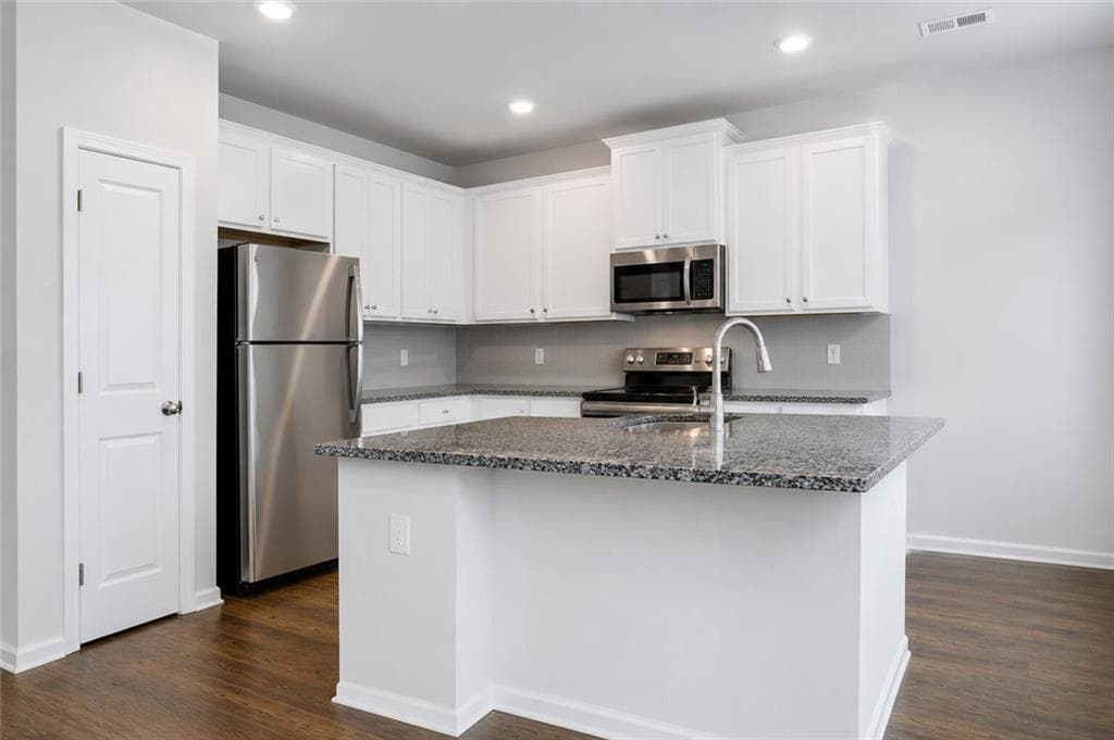 3 bedroom, 3 bathroom, 1,528 sq ft townhouse for rent at 3370 Highbury Way, Lithonia, GA 30038 for $1,995 a month — photo 10