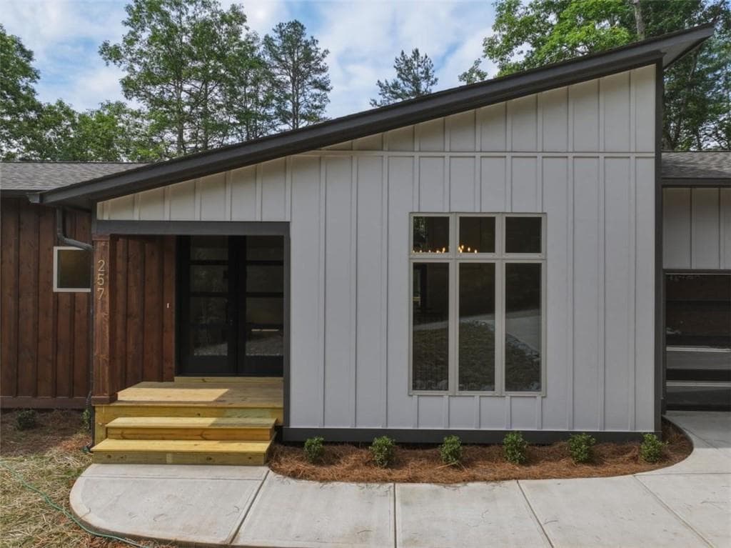 3 bedroom, 3 bathroom, 2,500 sq ft single family residence for sale at 257 Gallery Court, Ellijay, GA 30540 — photo 9