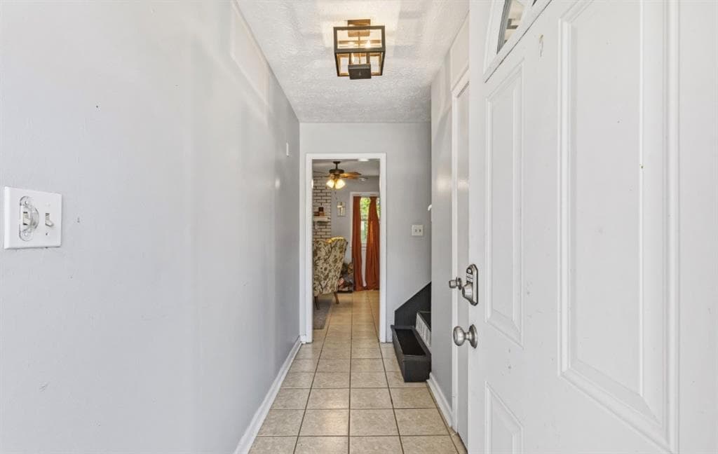 3 bedroom, 2 bathroom, 1,654 sq ft single family residence for sale at 4364 Housworth Drive, Lithonia, GA 30038 — photo 4