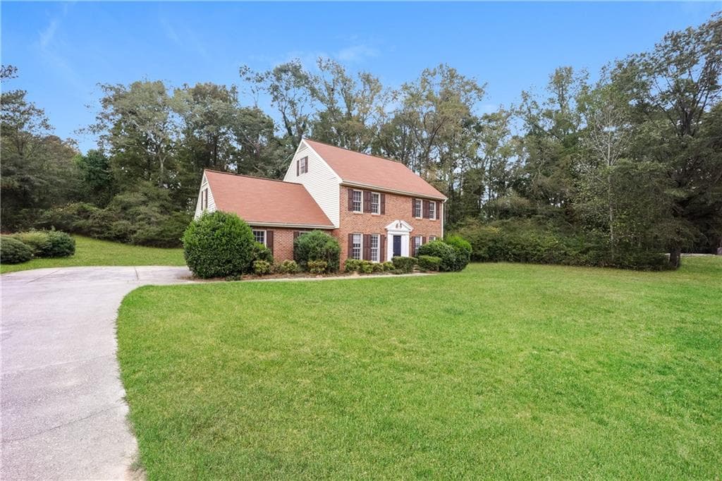5 bedroom, 3 bathroom, 2,724 sq ft single family residence for sale at 535 Westbridge Drive, Fayetteville, GA 30214 — photo 2