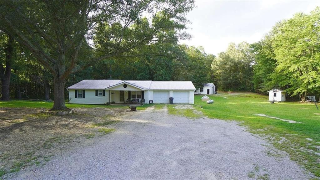 3 bedroom, 2 bathroom, 1,600 sq ft single family residence under contract at 188 Causey Road, Bremen, GA 30110 — photo 3