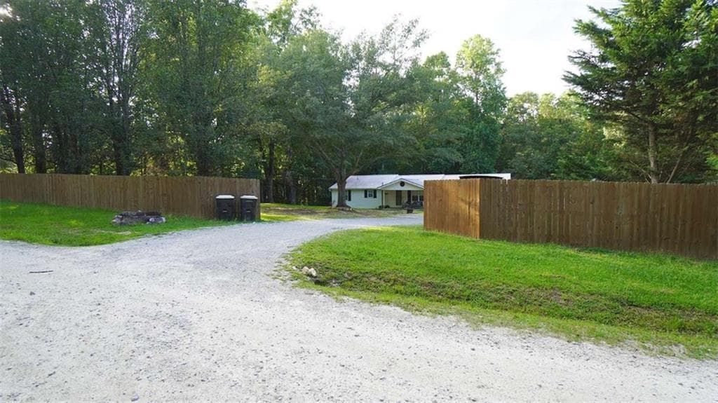 3 bedroom, 2 bathroom, 1,600 sq ft single family residence under contract at 188 Causey Road, Bremen, GA 30110 — photo 5