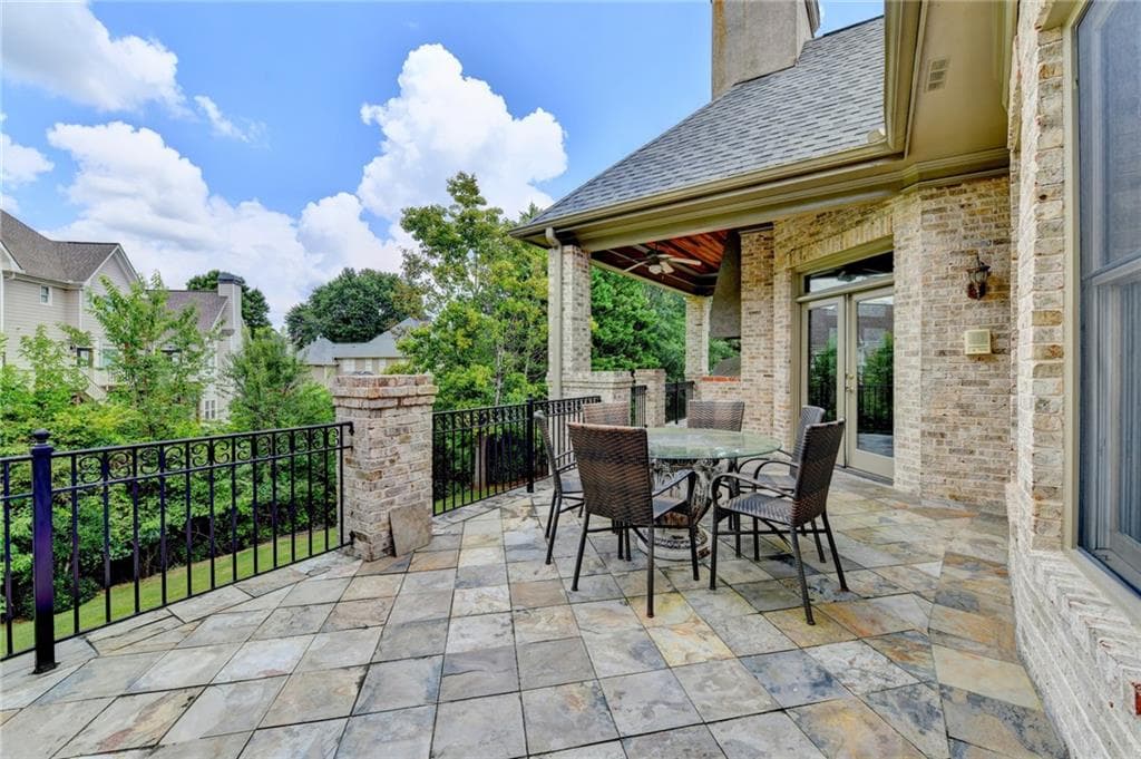 5 bedroom, 6 bathroom, 7,051 sq ft single family residence under contract at 8330 Royal Melbourne Way, Duluth, GA 30097 — photo 5
