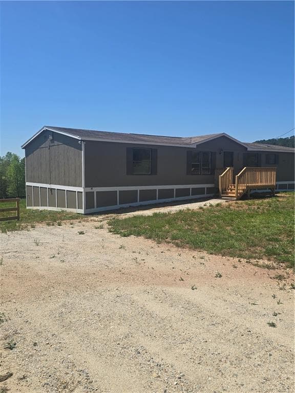 3 bedroom, 2 bathroom, 1,755 sq ft single family residence for sale at 2525 Rock Pillar Road, Carnesville, GA 30521 — photo 2