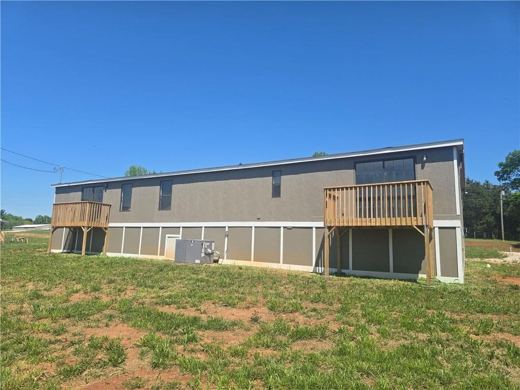 3 bedroom, 2 bathroom, 1,755 sq ft single family residence for sale at 2525 Rock Pillar Road, Carnesville, GA 30521 — photo 3