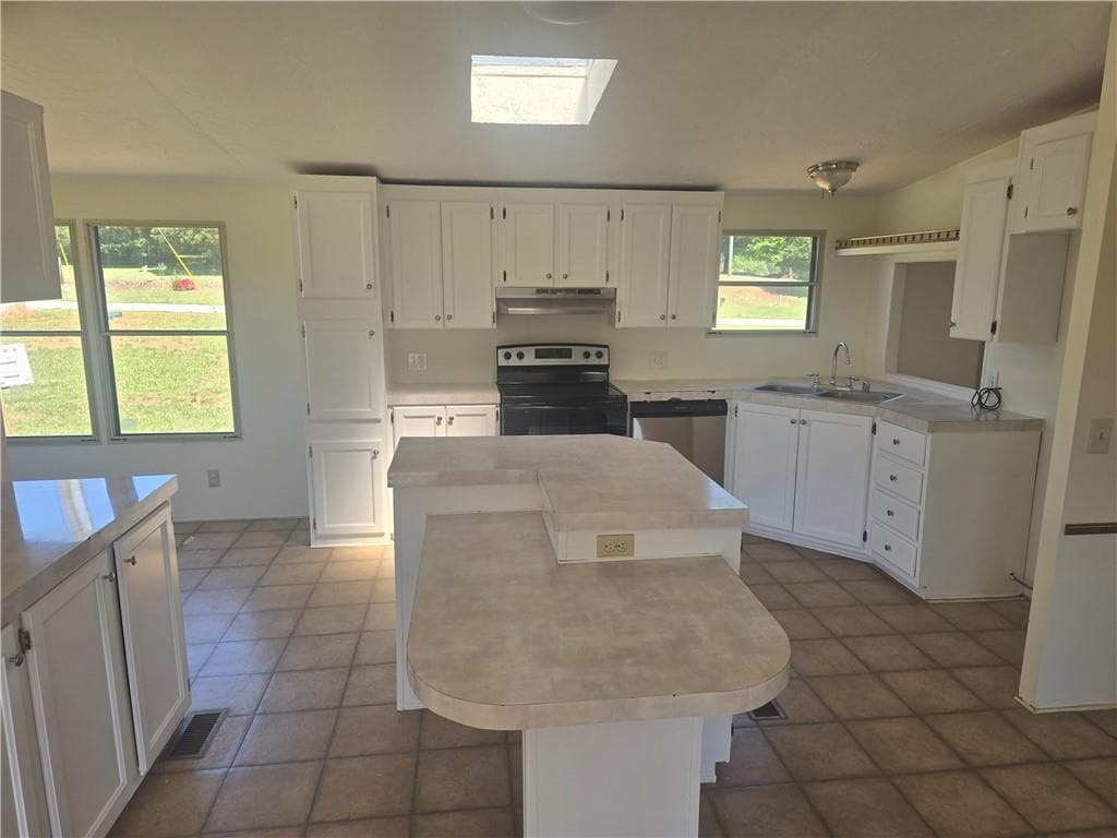 3 bedroom, 2 bathroom, 1,755 sq ft single family residence for sale at 2525 Rock Pillar Road, Carnesville, GA 30521 — photo 6