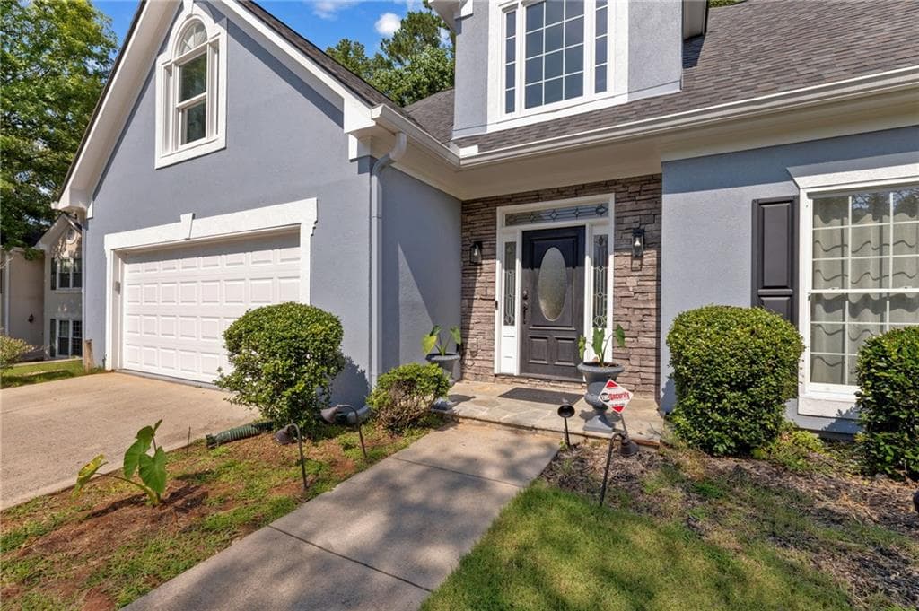4 bedroom, 4 bathroom, 3,052 sq ft single family residence under contract at 255 Nesbit Entry Drive, Roswell, GA 30076 — photo 2