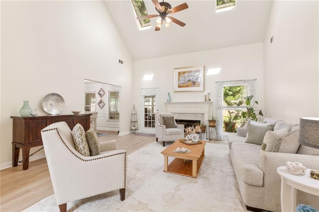 4 bedroom, 4 bathroom, 3,052 sq ft single family residence under contract at 255 Nesbit Entry Drive, Roswell, GA 30076 — photo 7