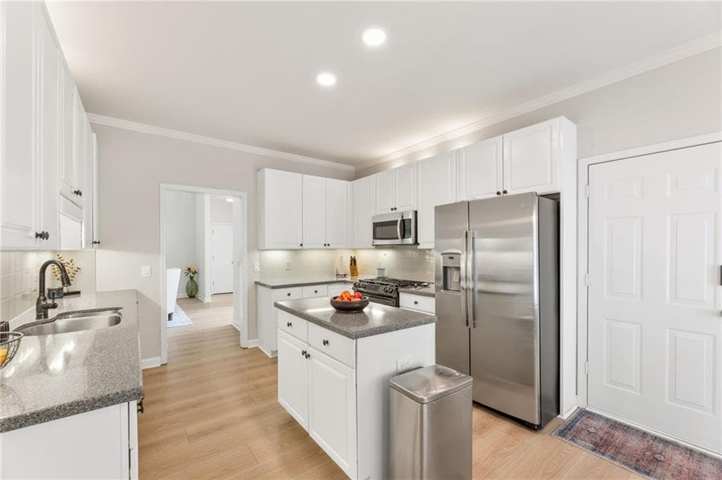 4 bedroom, 4 bathroom, 3,052 sq ft single family residence under contract at 255 Nesbit Entry Drive, Roswell, GA 30076 — photo 9