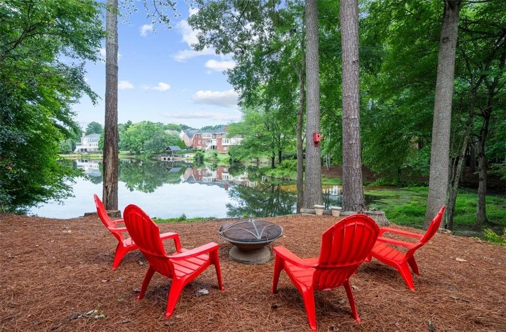 6 bedroom, 5 bathroom, 6,493 sq ft single family residence for sale at 4556 Allen Park Path, Suwanee, GA 30024 — photo 3