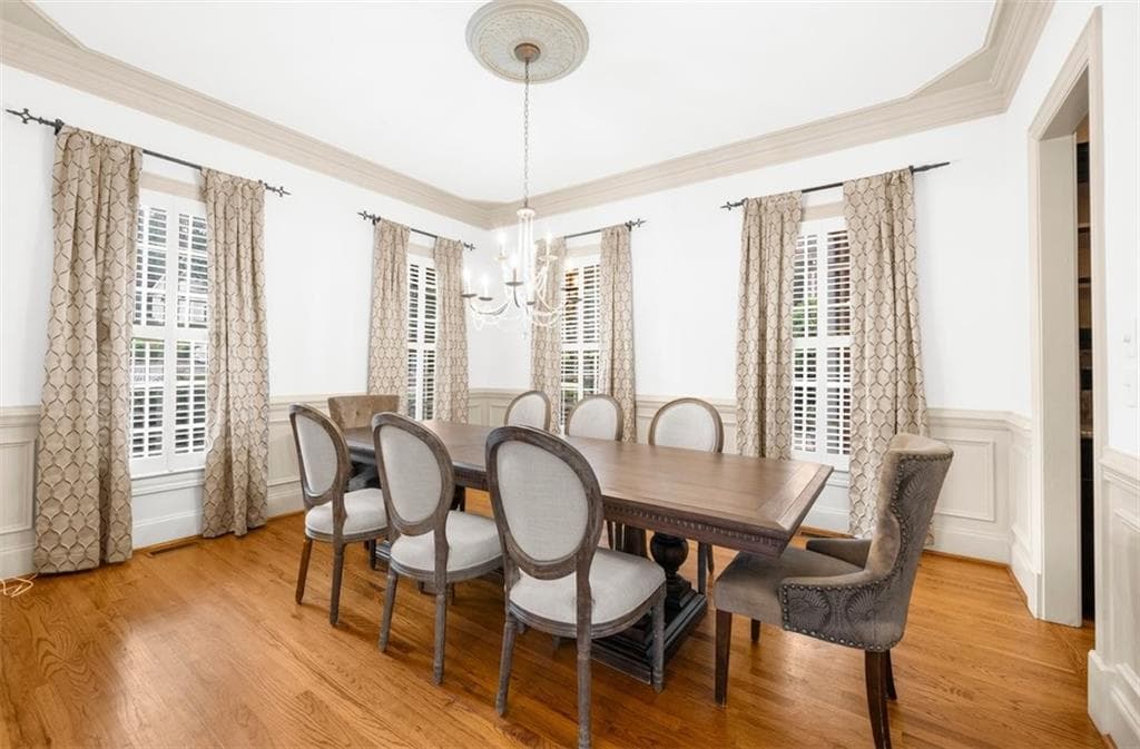 6 bedroom, 5 bathroom, 6,493 sq ft single family residence for sale at 4556 Allen Park Path, Suwanee, GA 30024 — photo 7